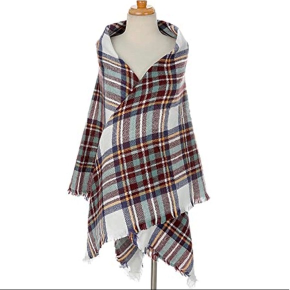 Gift 🎁 Soft Plaid Scarf NWT - Picture 4 of 5